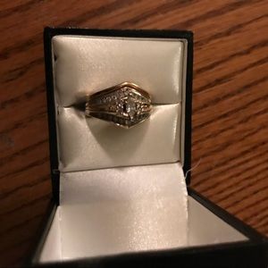 1 carat TDW woman’s engagement/wedding ring size 6